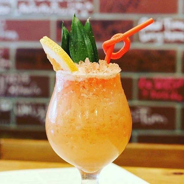 נגרוני Colada Fruity Summer Cocktail Ideas for Women 