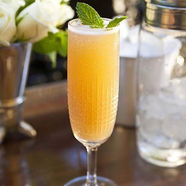Champagne and Orange Mimosa for Fruity Summer Cocktail Idea for Women