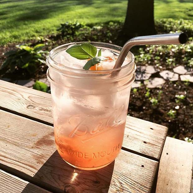 Őszibarack Fruity Summer Cocktail Idea for Women
