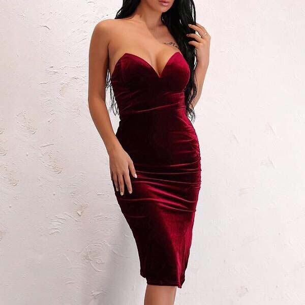 Röd Velvet Dress Outfit