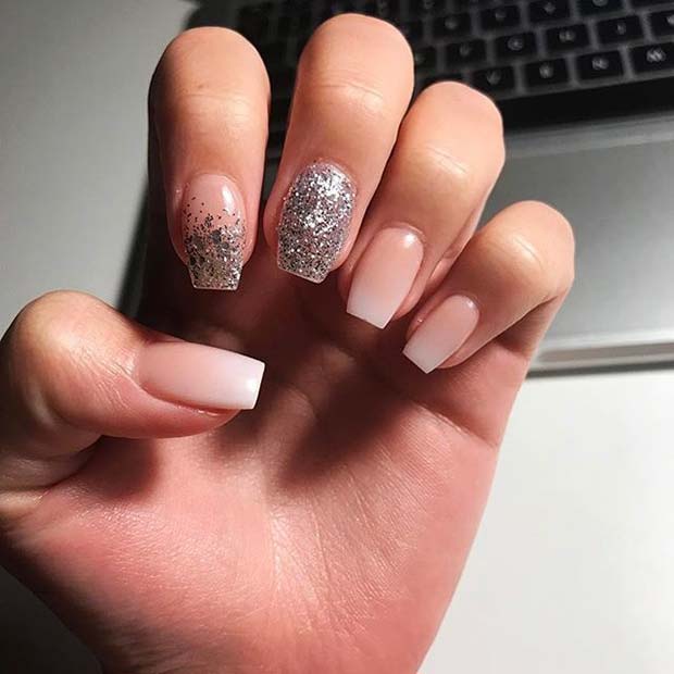 ओंब्रे Manicure with Silver Glitter for Glitter Nail Design Idea