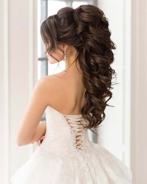 מְשׁוּפָּע Curled Half Up Wedding Hair