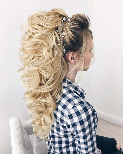מְסוּלסָל Half Up Hair with Volume and Accessories for Wedding Hair Ideas