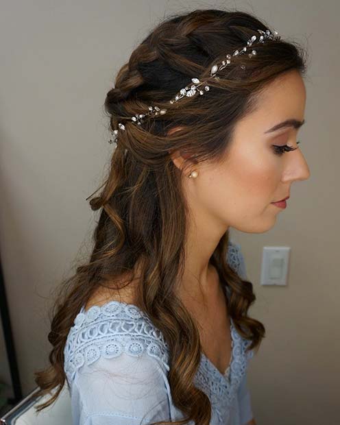 şeritlenmiş Half Up Hair with Headband for Wedding Hair Idea