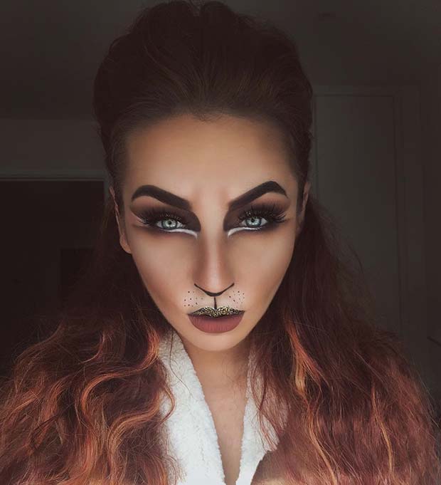 सुंदर Feline Halloween Makeup Idea