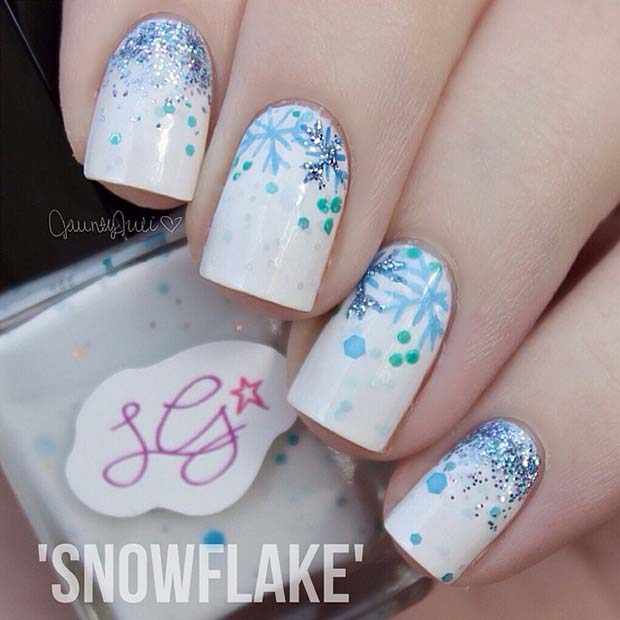 ठंडा Snowflake Nails