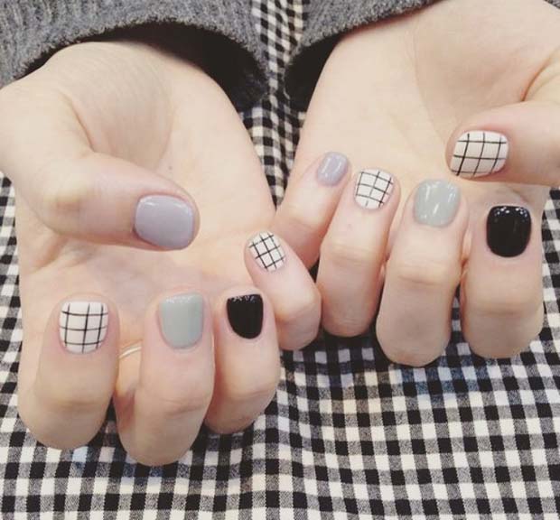 Szürke, Black and Grid Nails for Winter Nail Ideas