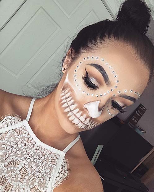 Beyaz Skeleton Makeup for Pretty Halloween Makeup Ideas