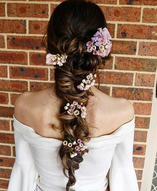 bohém Braided Wedding Hairstyle with Flowers