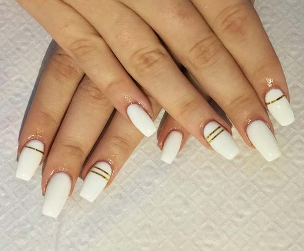 Şic White and Gold for Simple Yet Eye-Catching Nail Designs