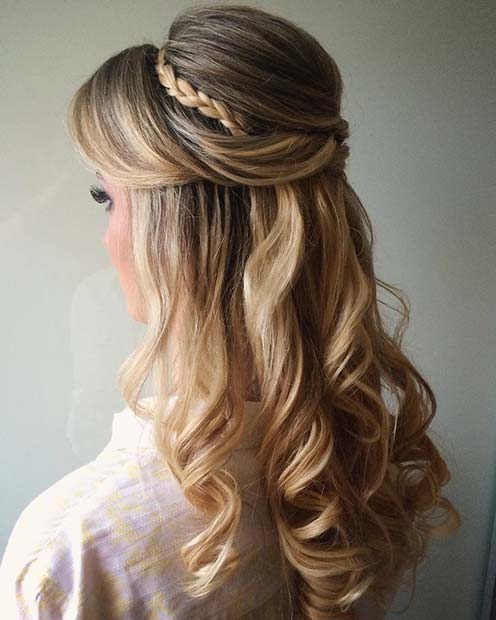 בָּצִיר Glamour Prom Hair Idea