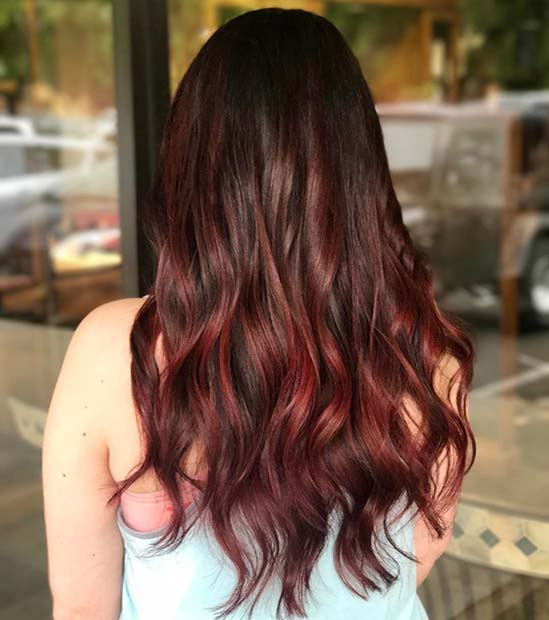 Sötét Red Ombre Hair Color Idea