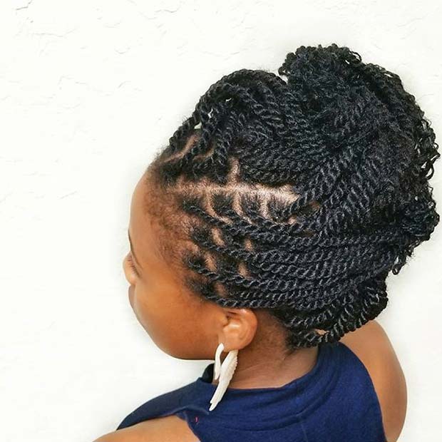 Små Marley Twist Updo for Summer Protective Styles for Black Women