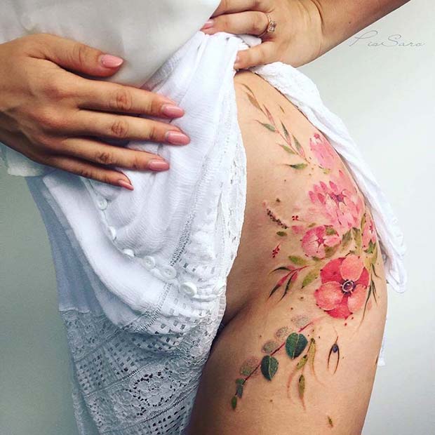Vattenfärg Flower Hip Tattoo Idea