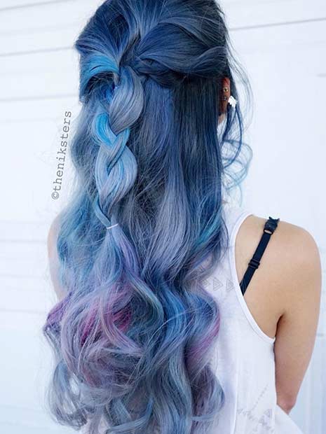 สีน้ำเงิน Hair with Purple Peekaboo Highlights