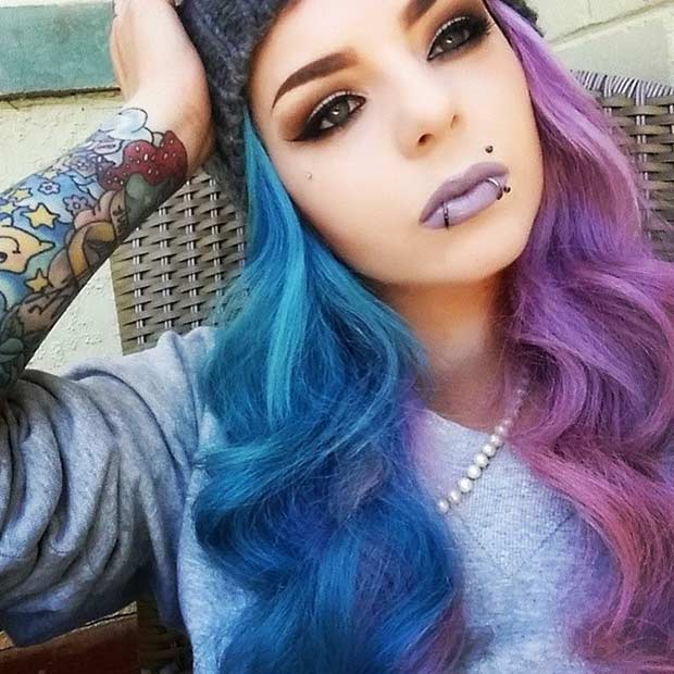 สีน้ำเงิน and Purple Split Dyed Hair 