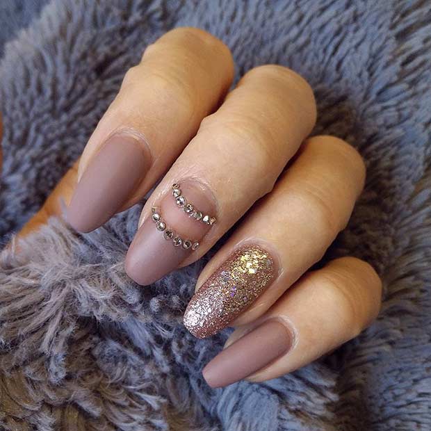 अंधेरा Nude Matte Nail Design for Long Nails