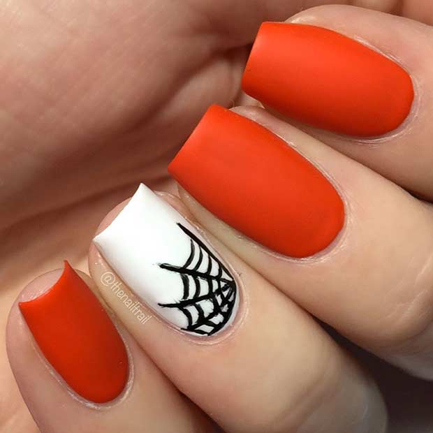 Uşor Spider Web Accent Nail