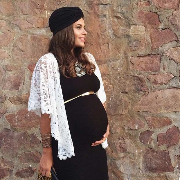 Chic Black and White Pregnancy Outfit