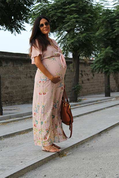 בוהו Floral Dress Pregnancy Outfit for Summer