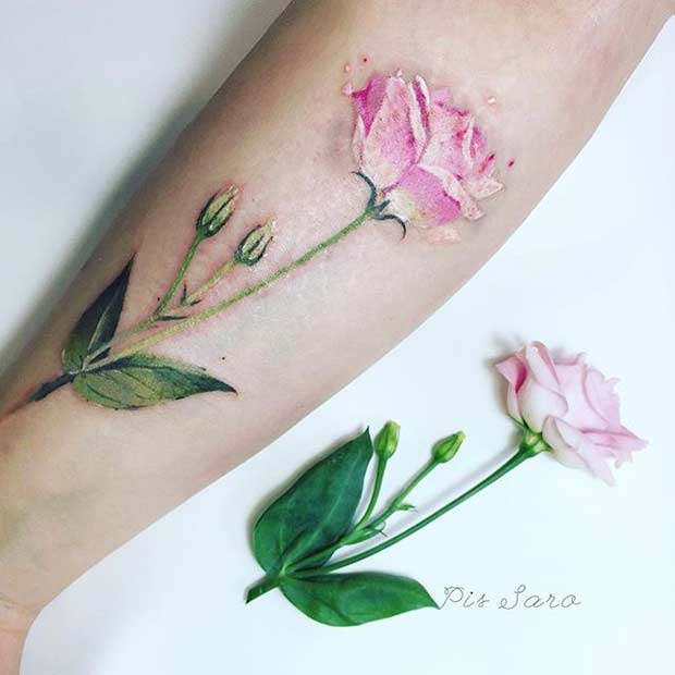 Rózsaszín Eustoma Watercolor Flower Tattoo Idea for Arm
