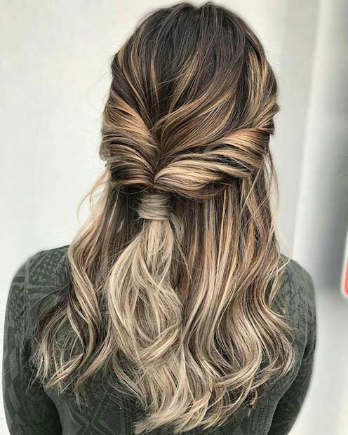 मुड़ Half Up Half Down Hairstyle for Prom