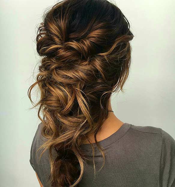 Csavart Messy Prom Hairstyle for Long Hair