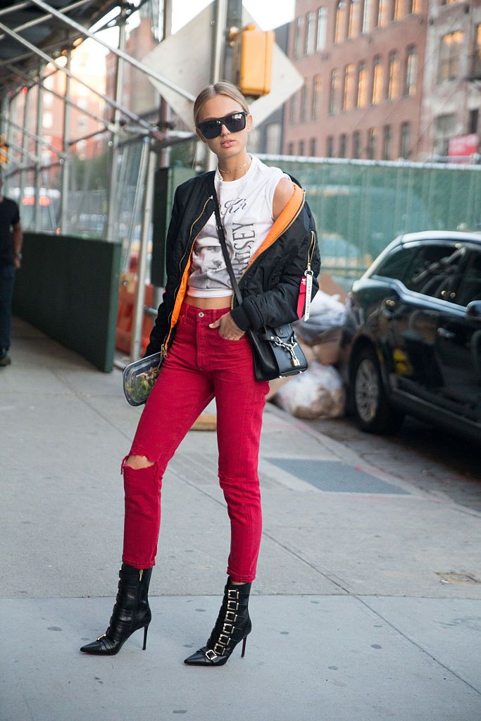 Улица style red jeans