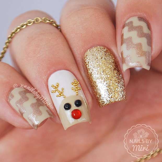 Lepo Reindeer Christmas Nails