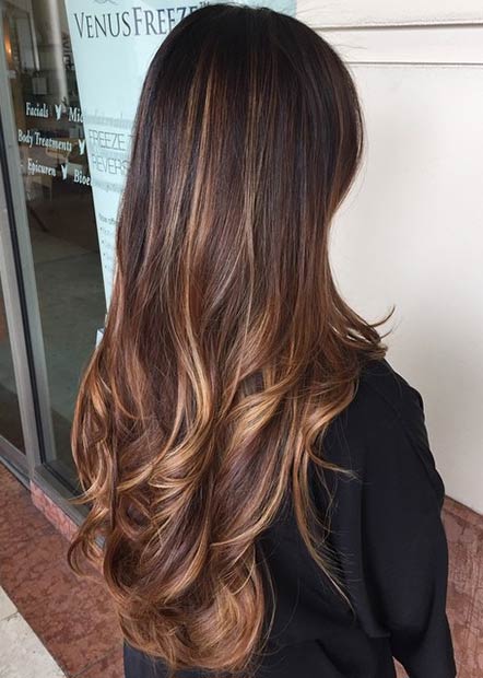 Réz and Golden Blonde Balayage Highlights