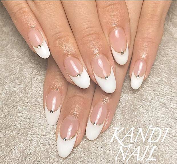 फ्रेंच Tip Wedding Nails with a Pop of Gold