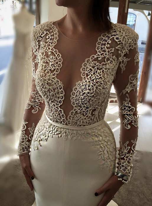 Sexig Wedding Dress with Long Sleeves