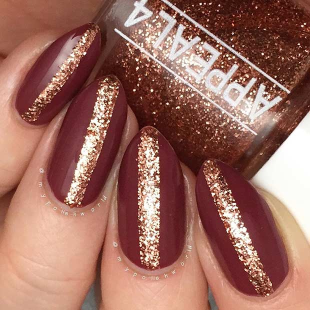 मैट Burgundy and Glitter New Years Eve Nails