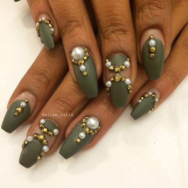 Armată Green Coffin Nails with Golden Details
