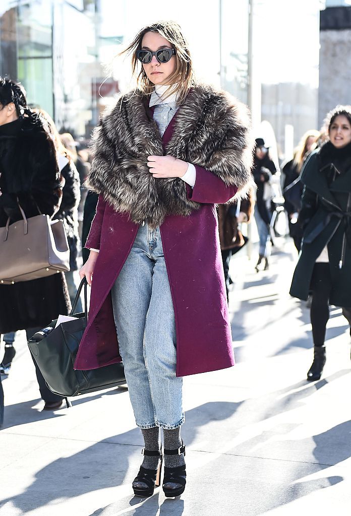 सड़क style fur collar coat and jaens