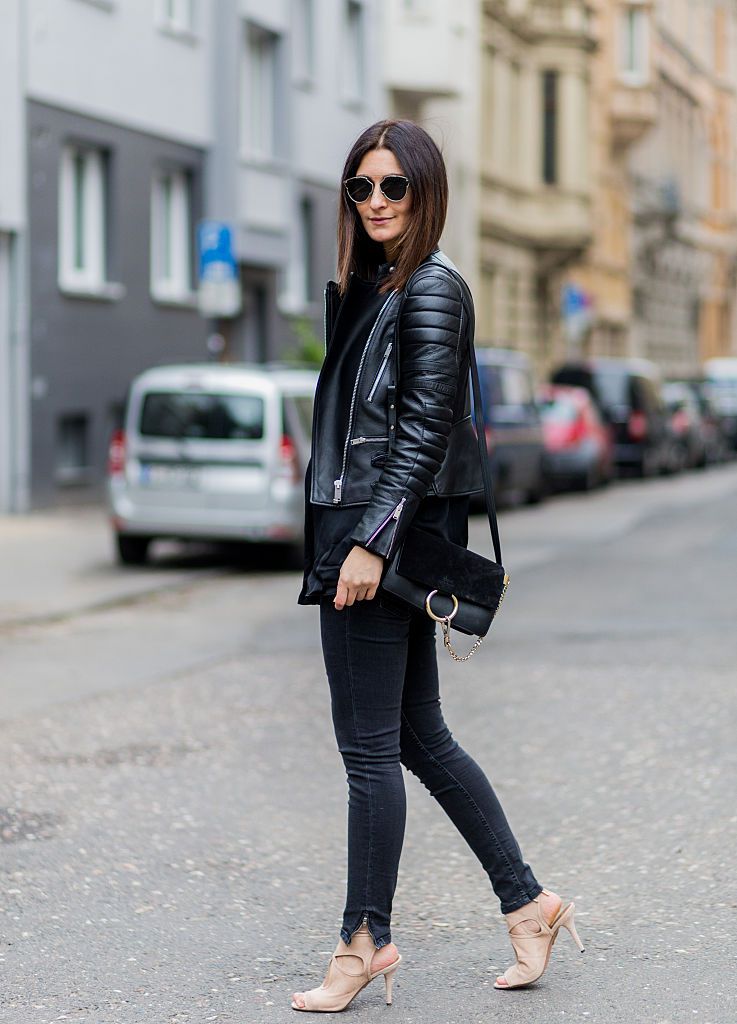 רְחוֹב style leather jacket and jeans
