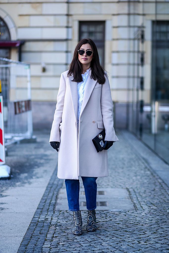 רְחוֹב style winter coat and jeans