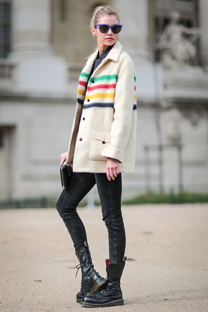 सड़क style in a stripe Hudson Bay coat and black jeans