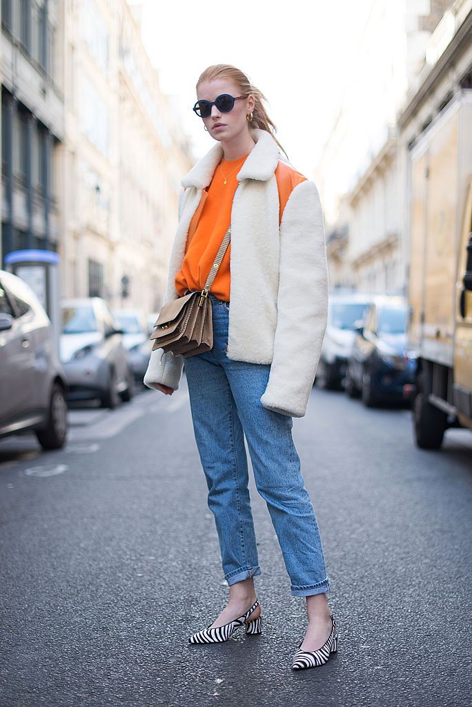 Zima street style in shearling and jeans