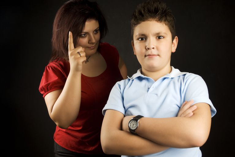 4 लक्षण आप माता-पिता के अलगाव का दोषी हैं?