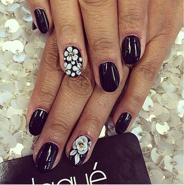 Blommig Accent Nails 