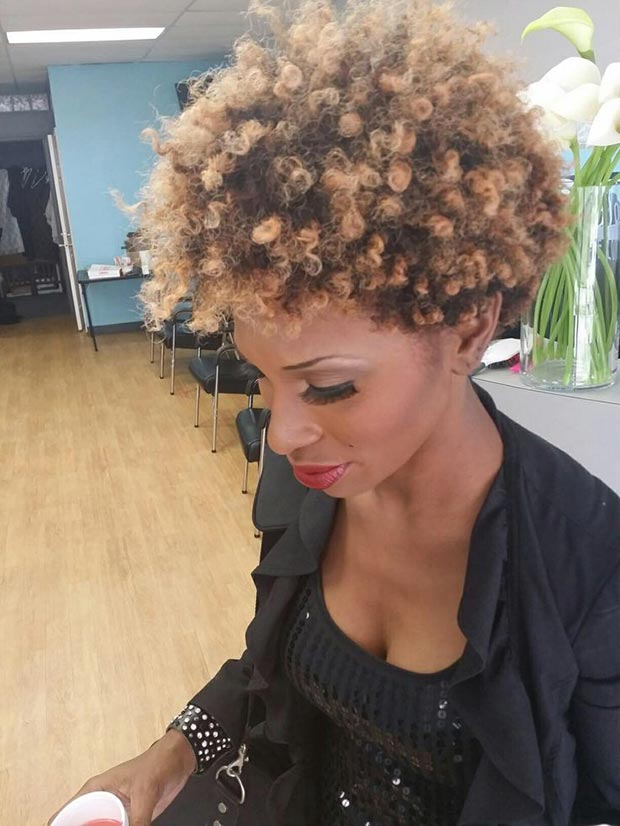Kısa Natural Curly Hairstyle Black Women