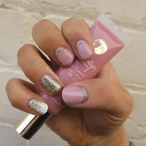 Söt Pink and Glitter Nail Design for Short Nails
