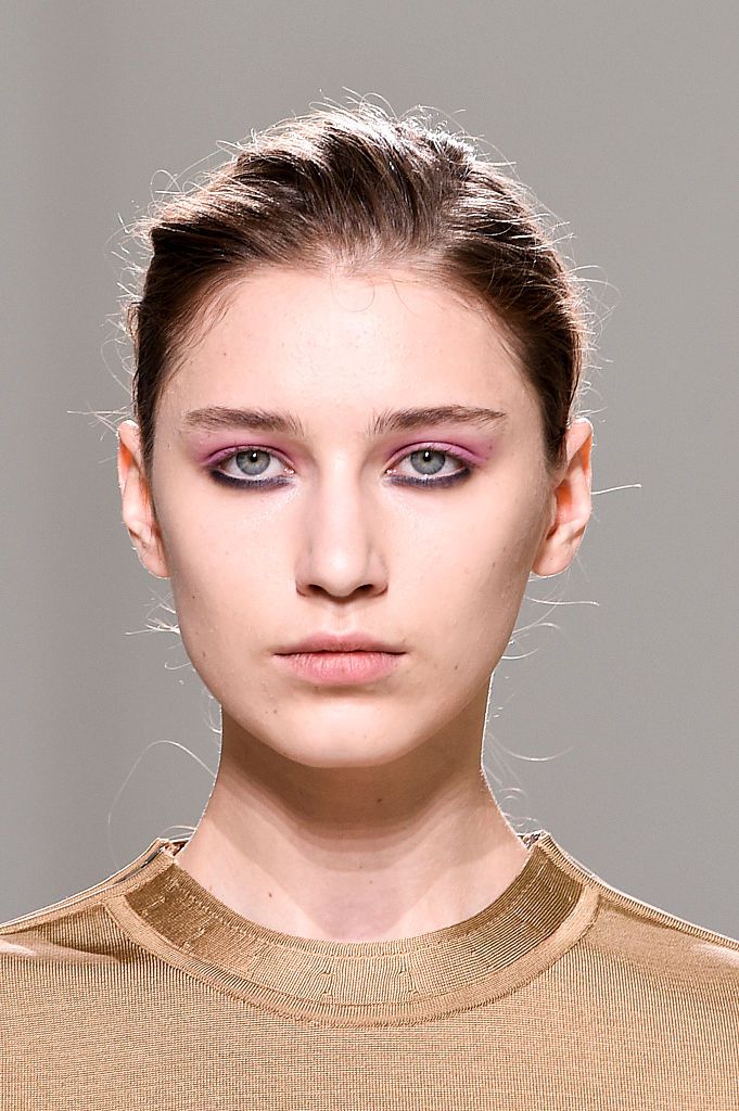 Ženska with pink eyeshadow