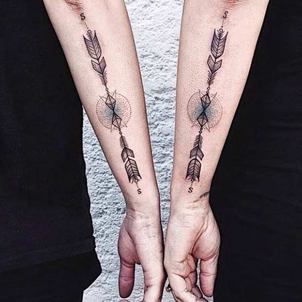 เย็น Arm Arrow Couple Tattoos