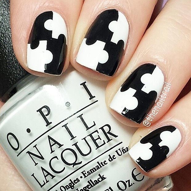 Црн and White Puzzle Nail Design