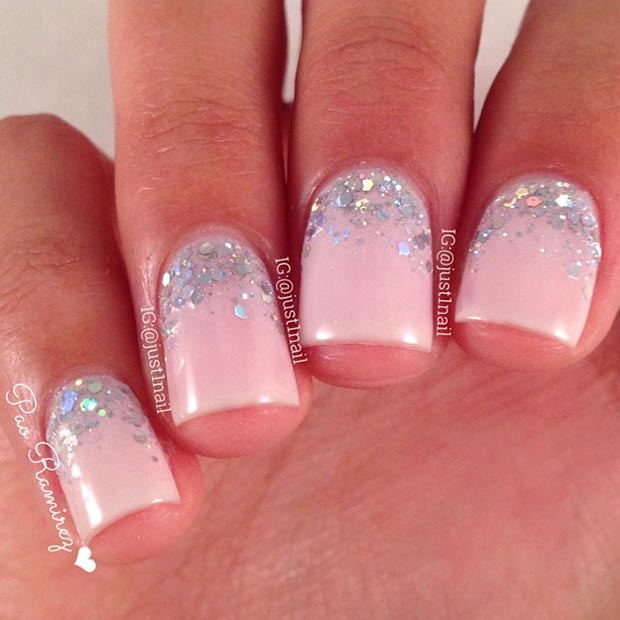 Светло Pink and Silver Glitter Nail Design