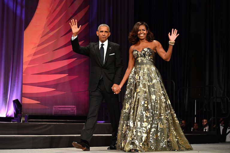 निवासी Barack Obama and Michelle Obama arrive at the Phoenix Awards Dinner at Walter E. Washington Convention Center on September 17, 2016 in Washington, DC