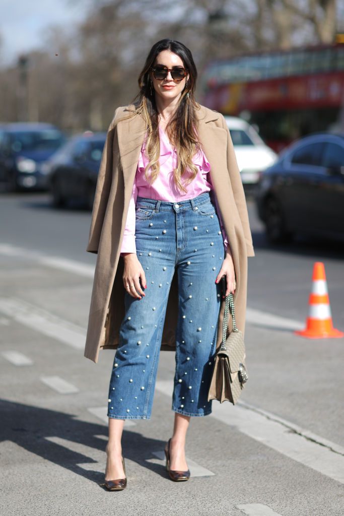 सड़क style embellished jeans