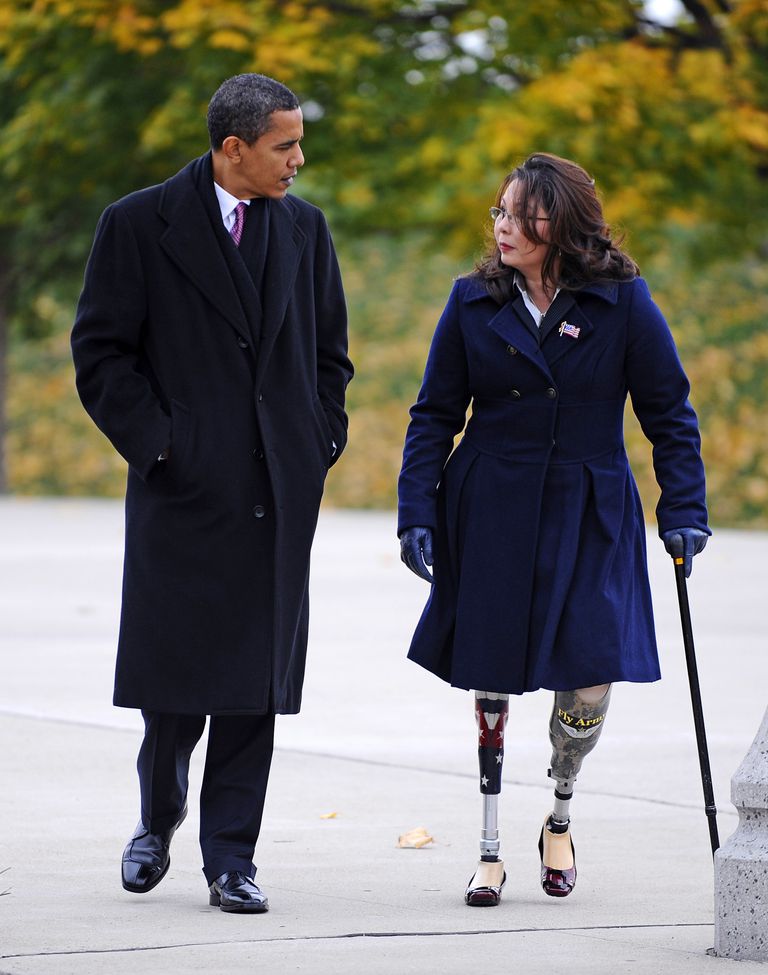 เลือกตั้งประธานาธิบดี Barack Obama Observes Veterans Day In Chicago